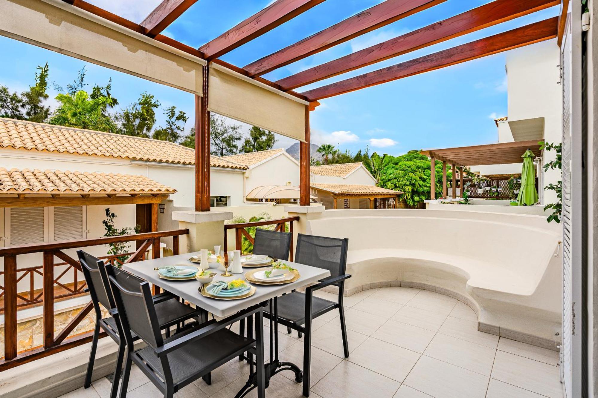 Chalet Playa De Las Americas Arona  Exterior photo
